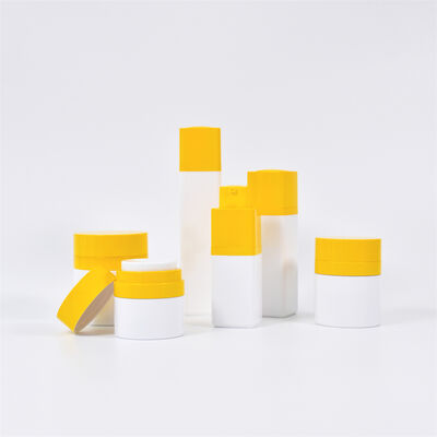 Kinpack Classy 15ml 30ml 50ml Комплект продуктов по уходу за кожей Квадратная бутылка без воздуха Ротационная головка ПП насос Спрейер уплотнительная косметическая упаковка